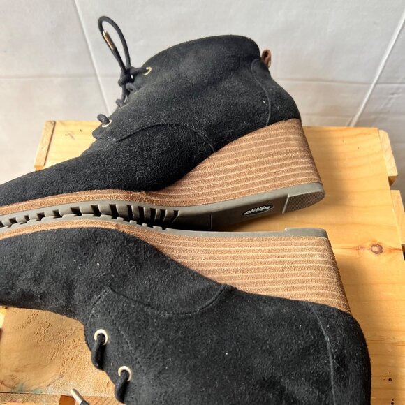 Dr. Scholl's Size 8 Black Dakota Faux Suede Lace Up Wedge Heel Ankle Booties - Picture 12 of 16